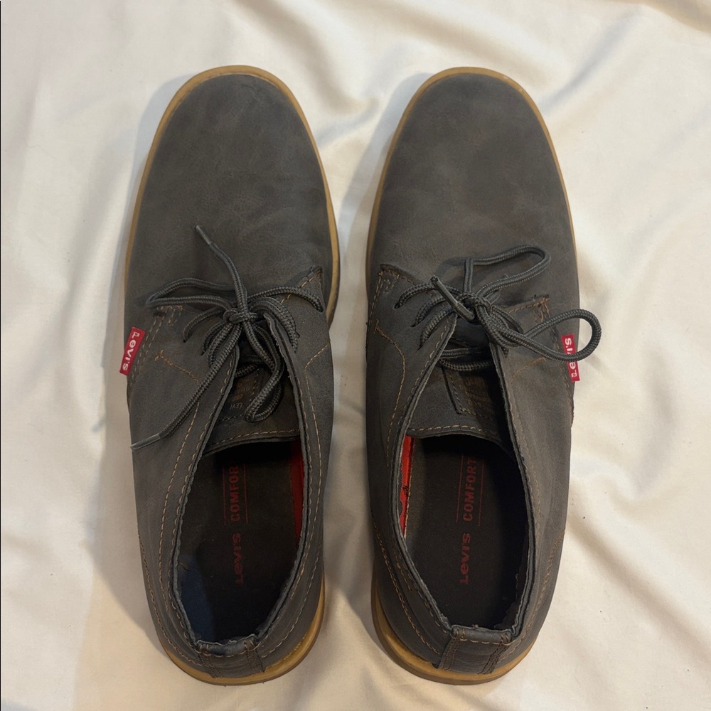 Grey Levi's Men's Sonoma Waxed Chukka Boot, Size 9